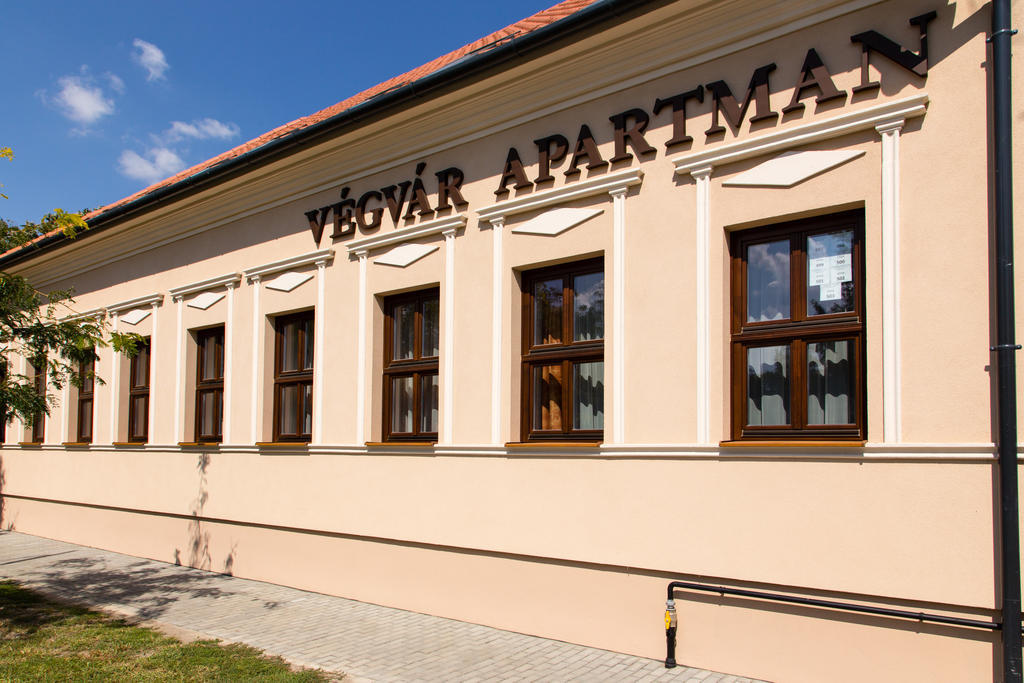 Végvár Spa Apartman Gyula Exterior foto